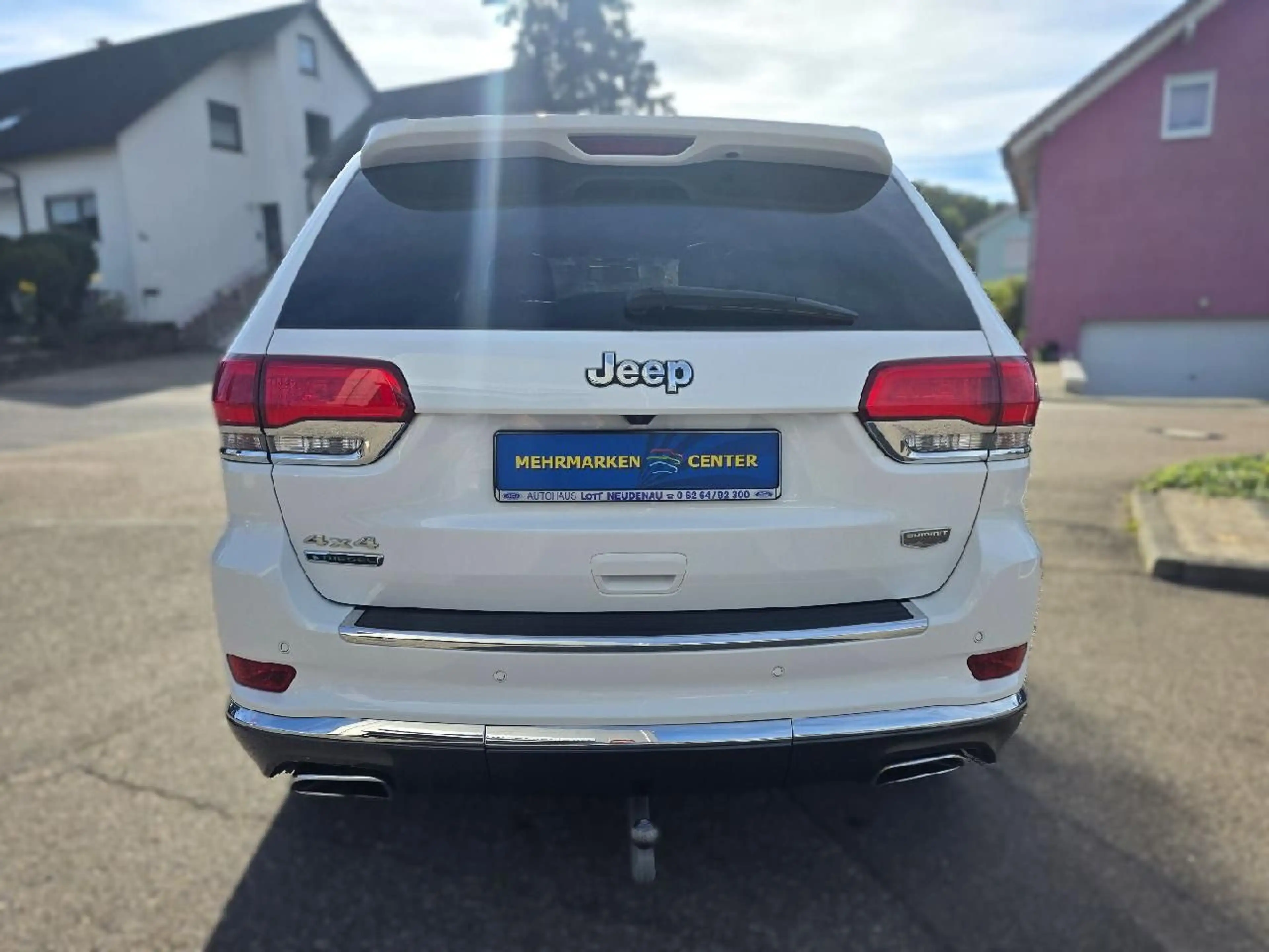 Jeep Grand Cherokee AWD Summit *AHK*ACC*KAM*PANO*TWA* — photo 5