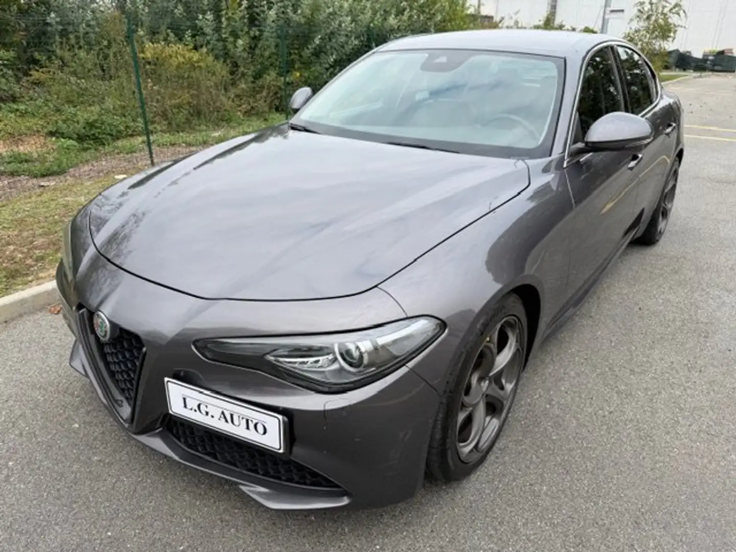 Alfa Romeo Giulia 2.2 t Super 180cv ** FULL OPTIONAL ** Gris - 2
