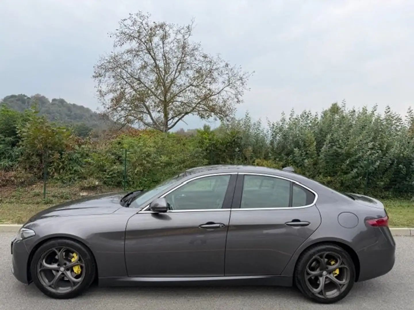 Alfa Romeo Giulia 2.2 t Super 180cv ** FULL OPTIONAL ** Gris - 1