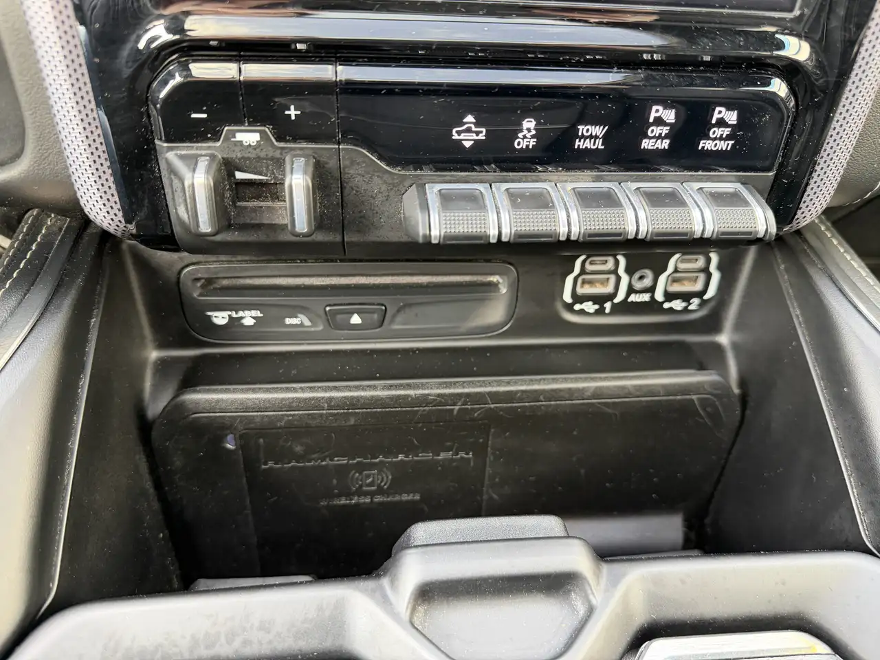 RAM 1500 снимка RAM 1500