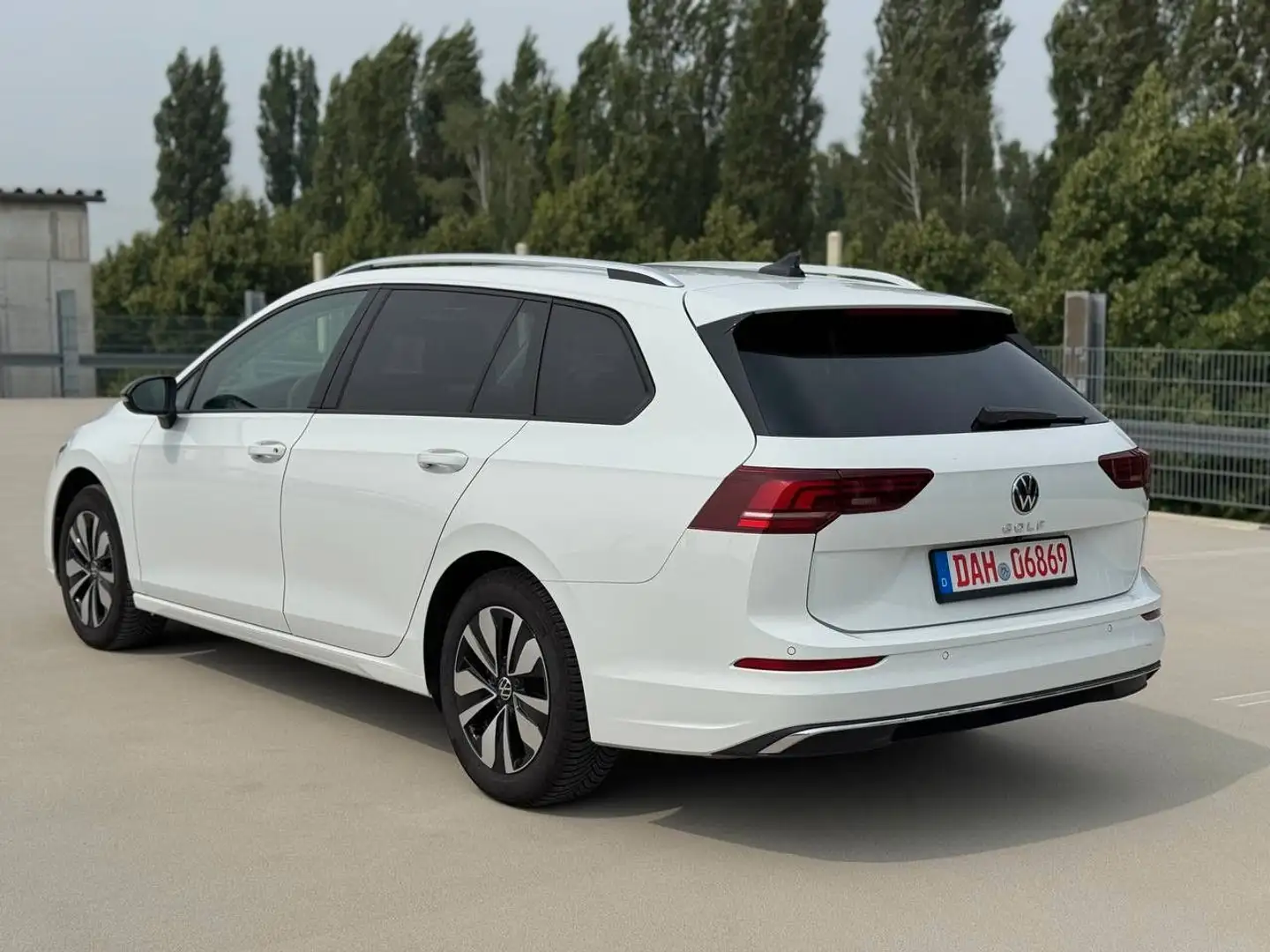 Volkswagen Golf VIII Variant 1.5 TSI 110 kW Goal Weiß - 2