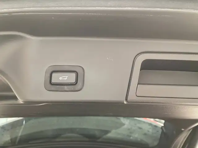 Land Rover Range Rover Evoque view 12