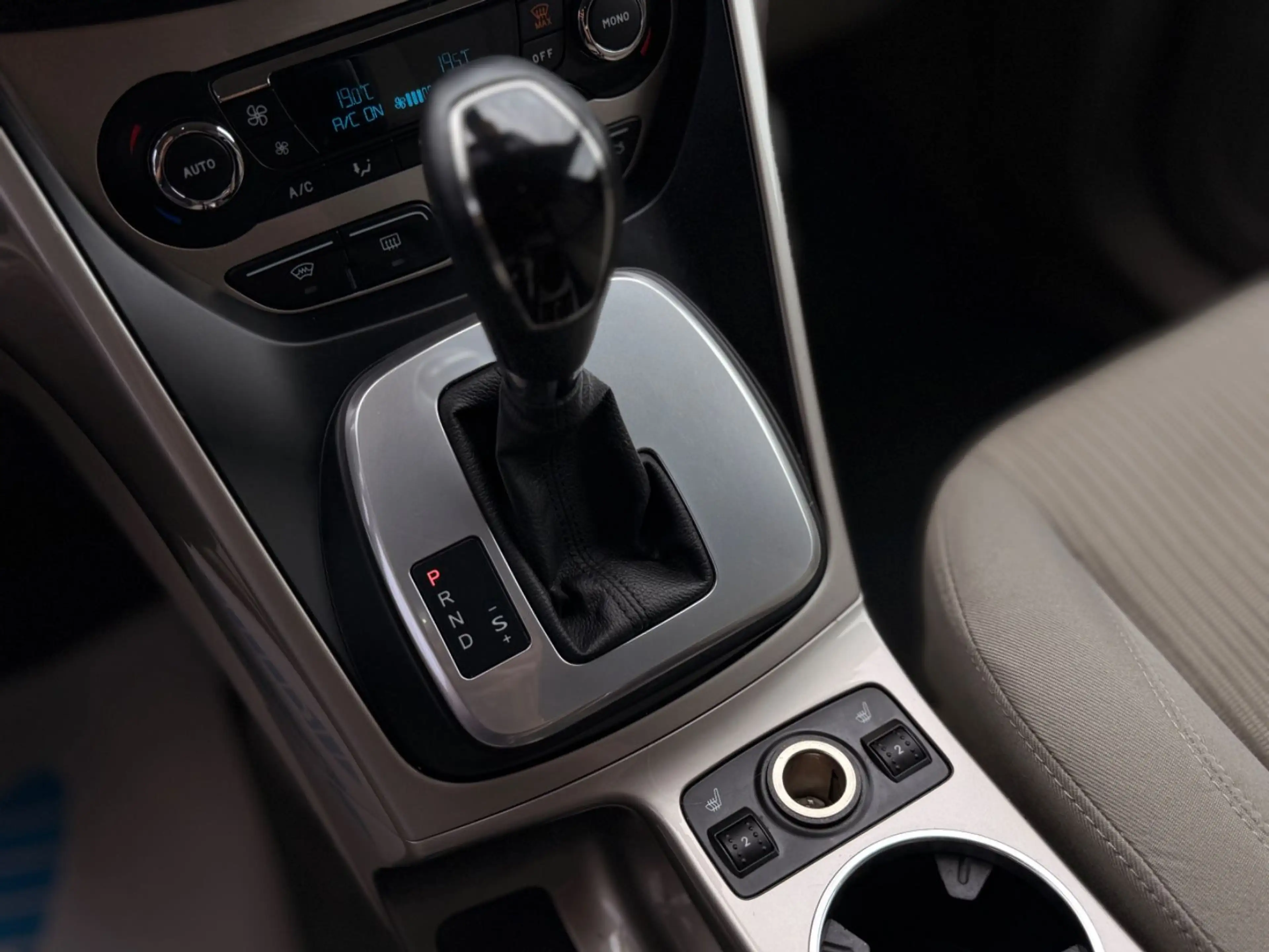 Ford C-Max C-MAX Titanium 2.0 TDCi Aut. Xenon Kamera — photo 13