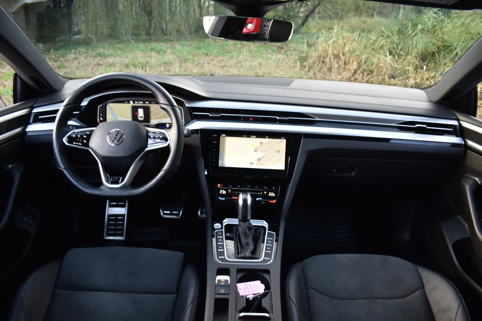 Volkswagen Arteon Shooting Brake eHYBRID 218PK DSG R-LINE BUSINESS+ Grijs - 2