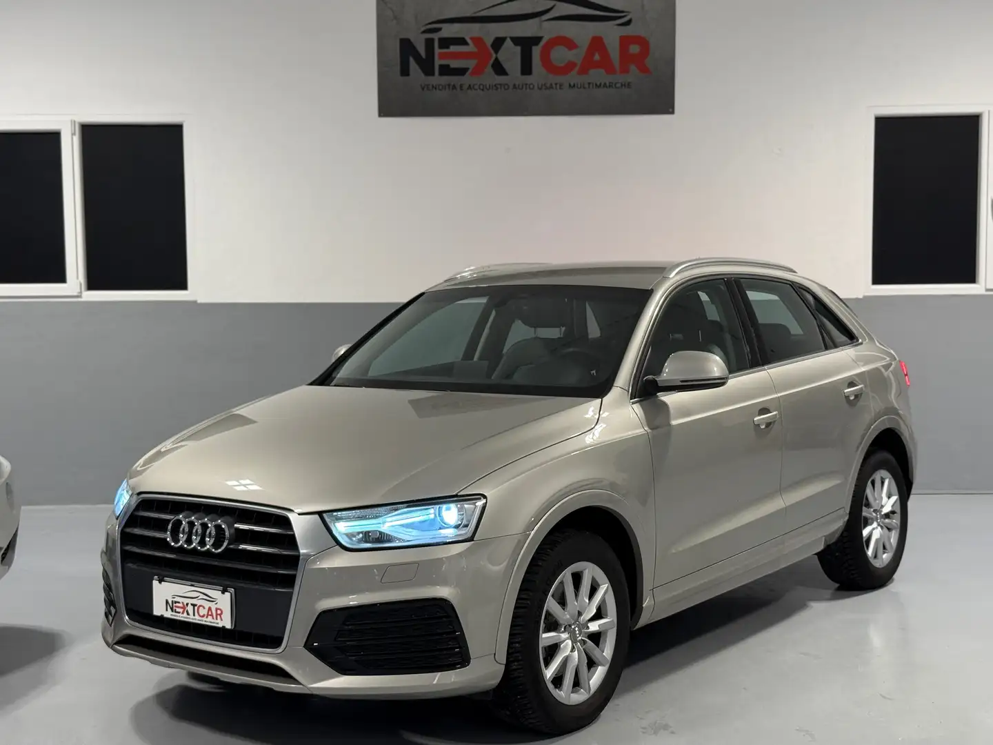 Audi Q3 2.0 tdi Sport PELLE! 90.000KM! Argento - 1