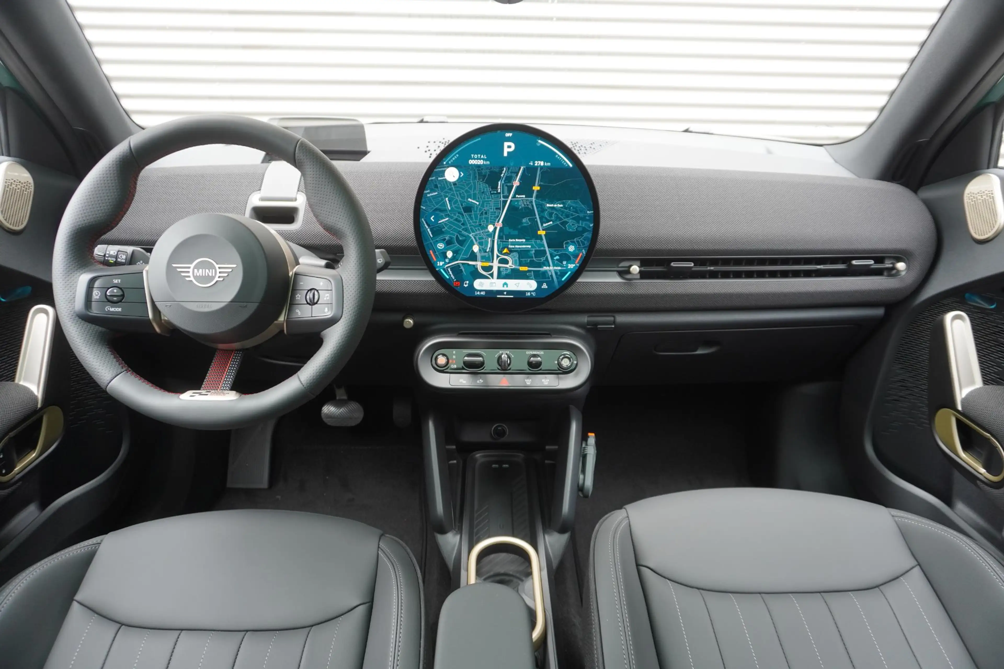 MINI Aceman E | John Cooper Works Uitvoering | Pakket L | Glaz — photo 9