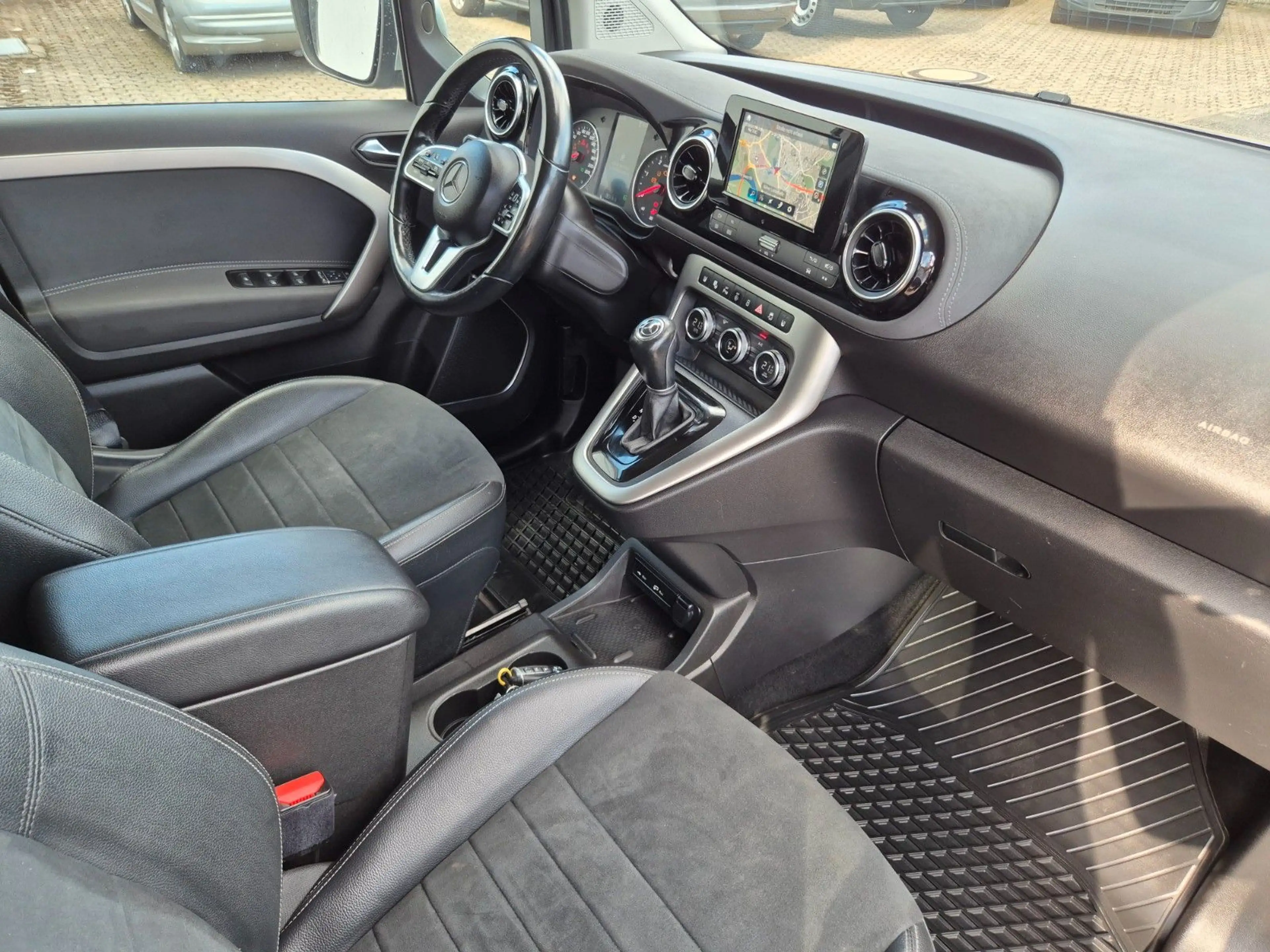 Mercedes-Benz T-Class -180*NAVI*Leder*Xenon* — photo 17