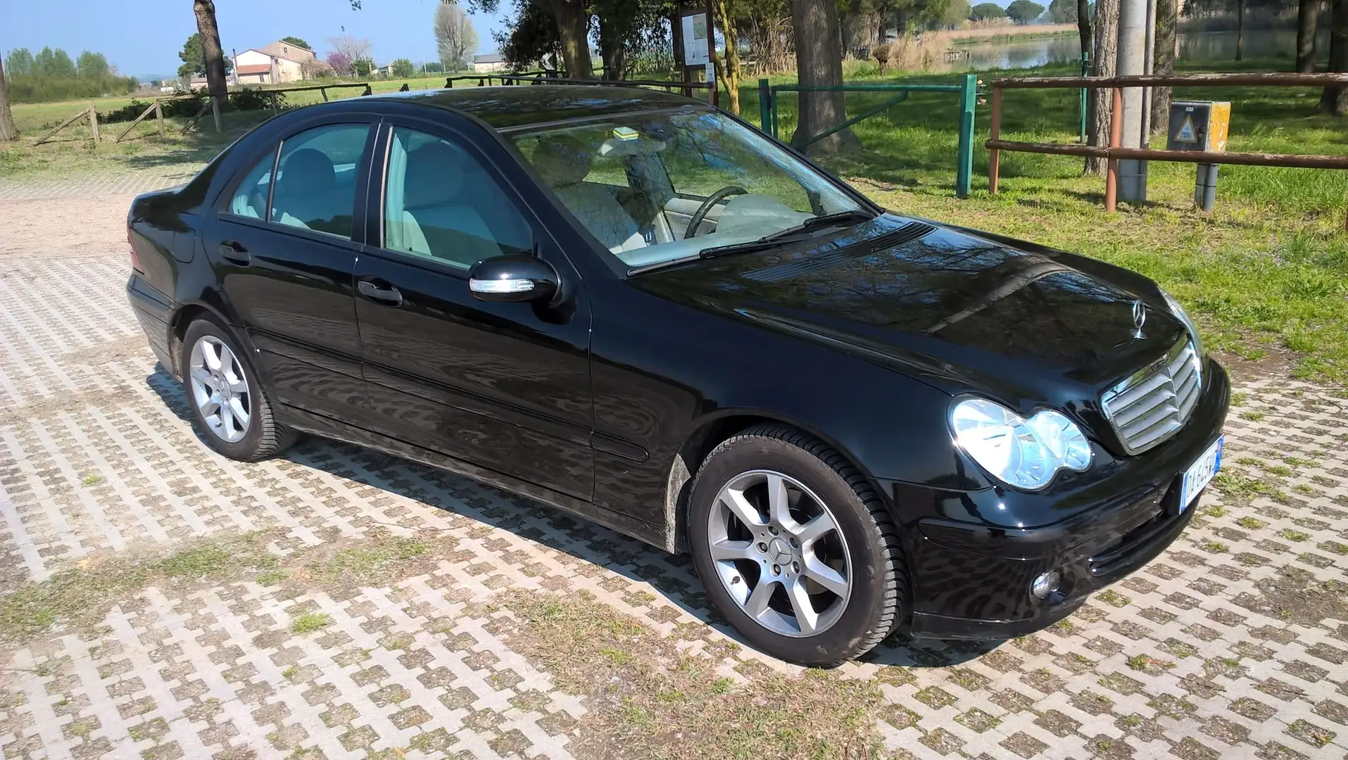 Mercedes-Benz C 200 Classe C - W203 2004 Berlina k tps Elegance Sport Negru - 2