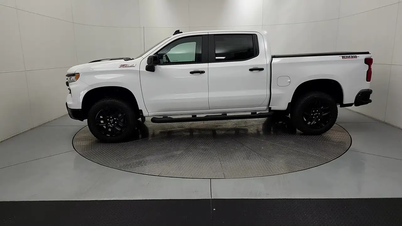 Chevrolet Silverado 1500 снимка Chevrolet Silverado 1500