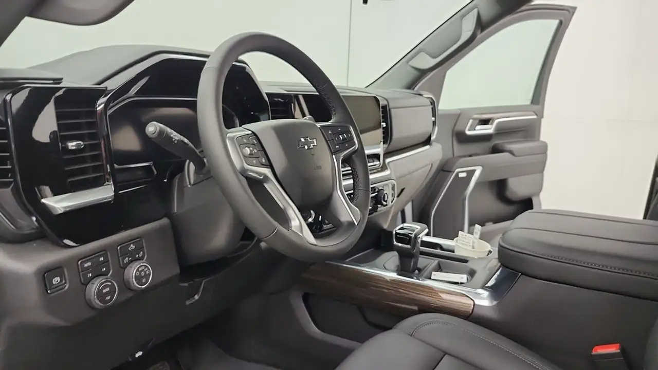 Chevrolet Silverado 1500 снимка Chevrolet Silverado 1500