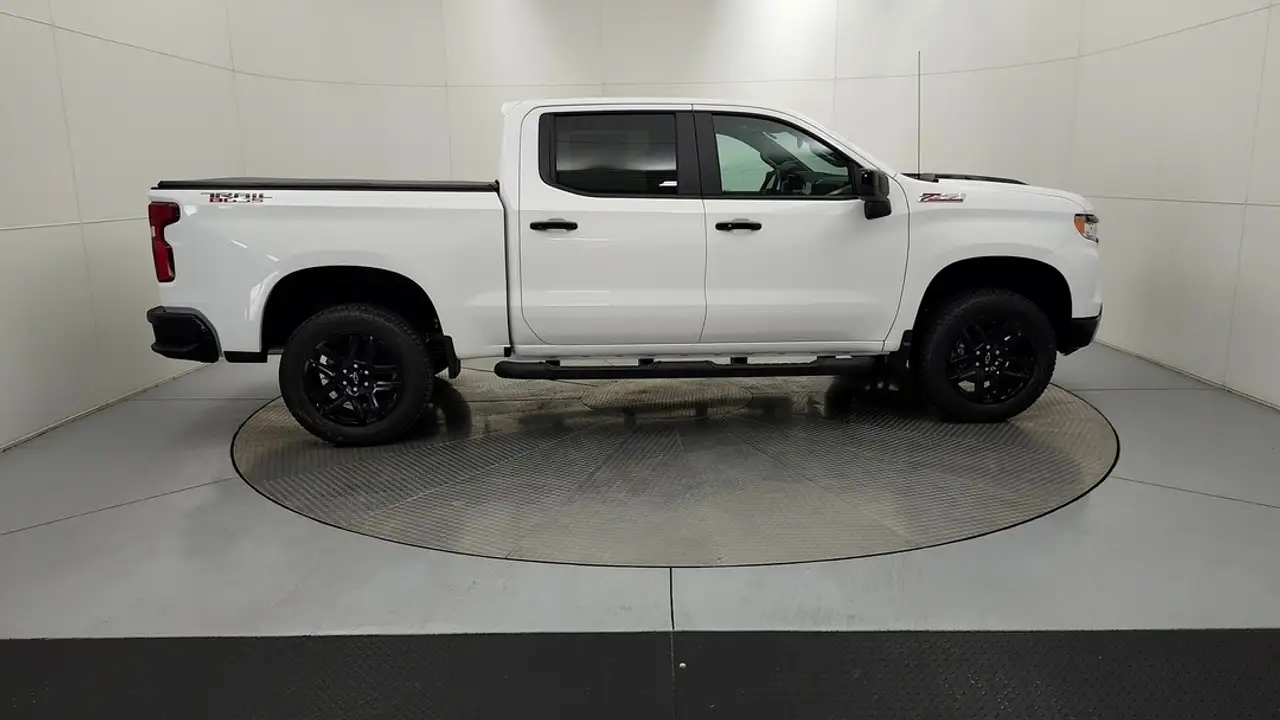 Chevrolet Silverado 1500 снимка Chevrolet Silverado 1500