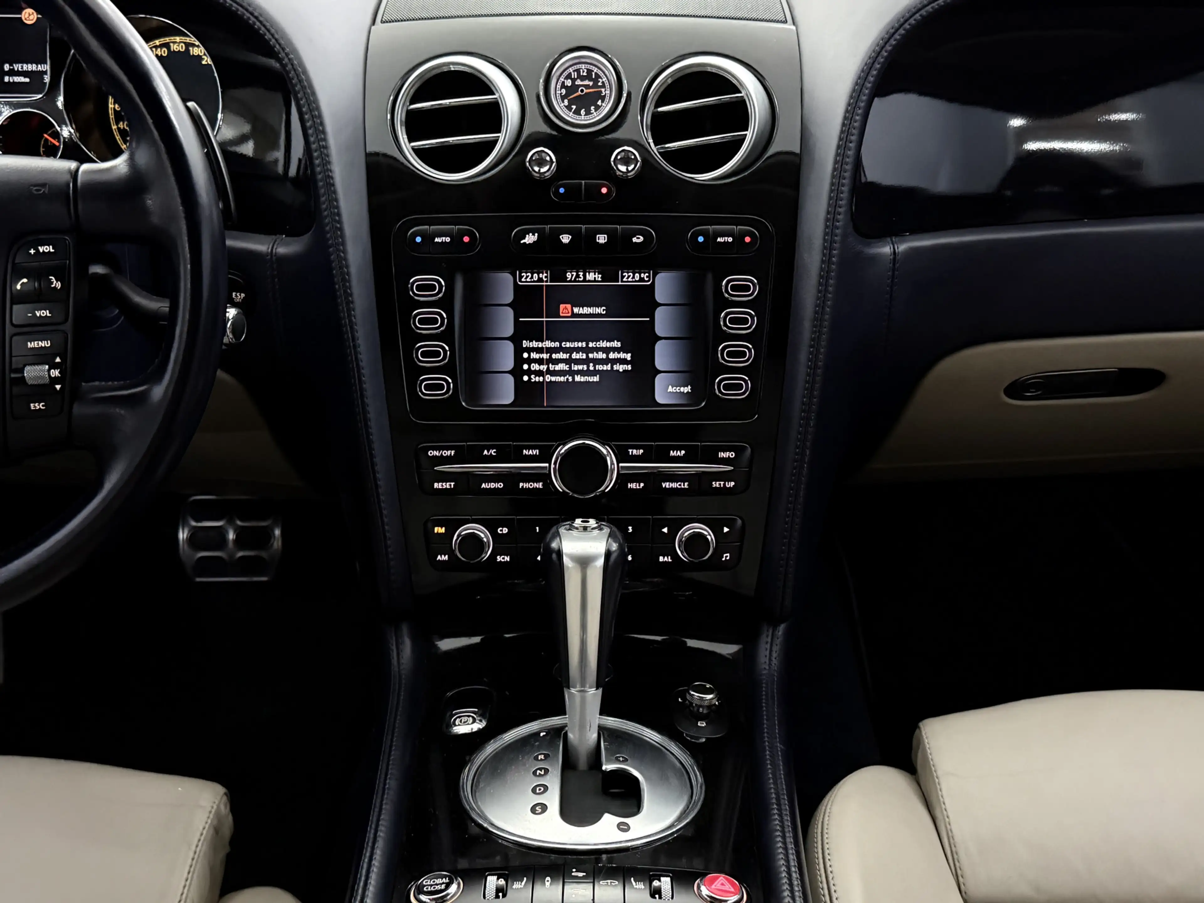 Bentley Continental GT 6.0 W12 Leder, Luchtvering, Navi, Cruise control, — photo 12