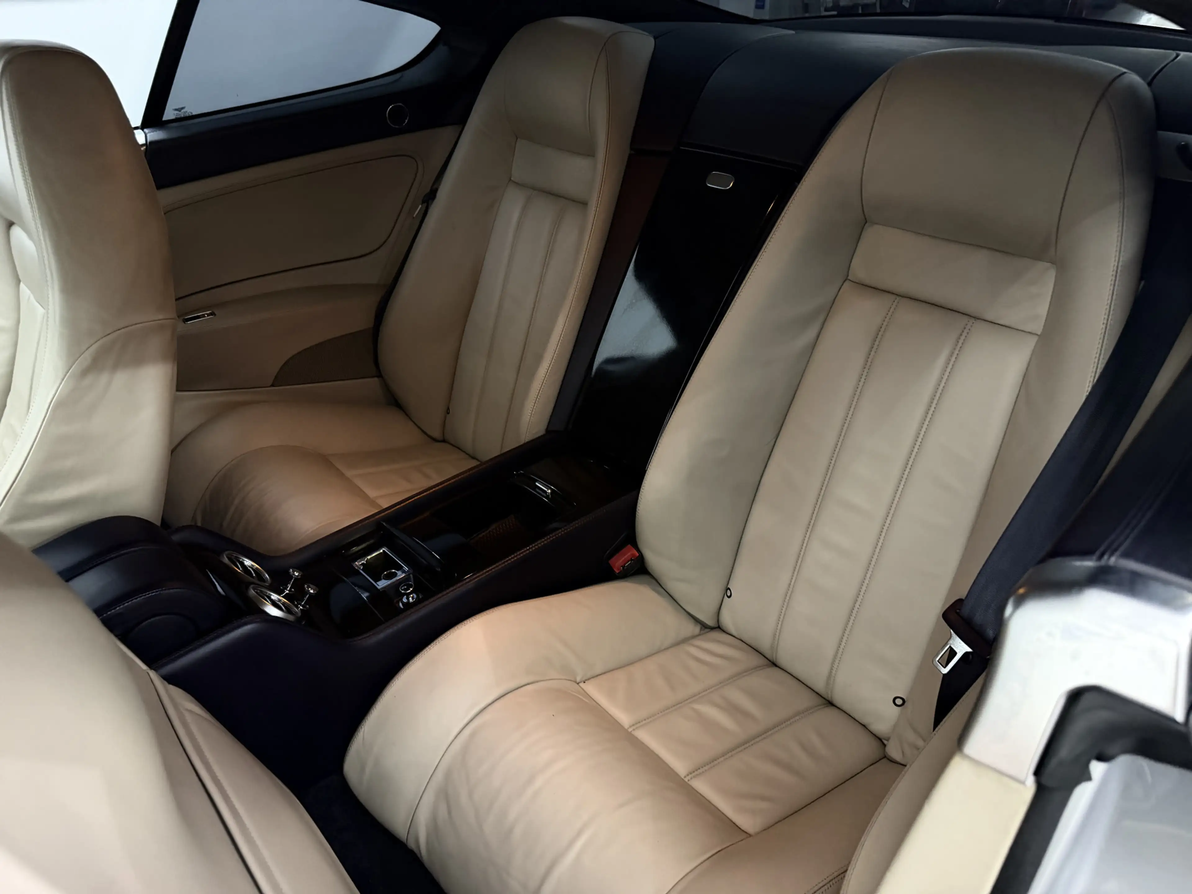 Bentley Continental GT 6.0 W12 Leder, Luchtvering, Navi, Cruise control, — photo 9