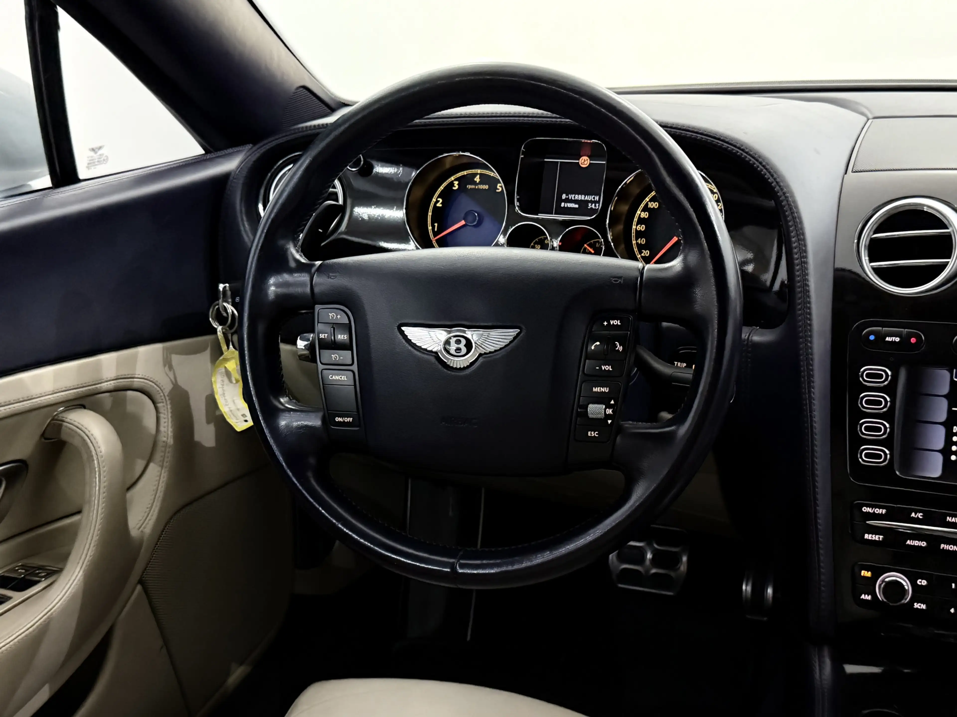 Bentley Continental GT 6.0 W12 Leder, Luchtvering, Navi, Cruise control, — photo 13
