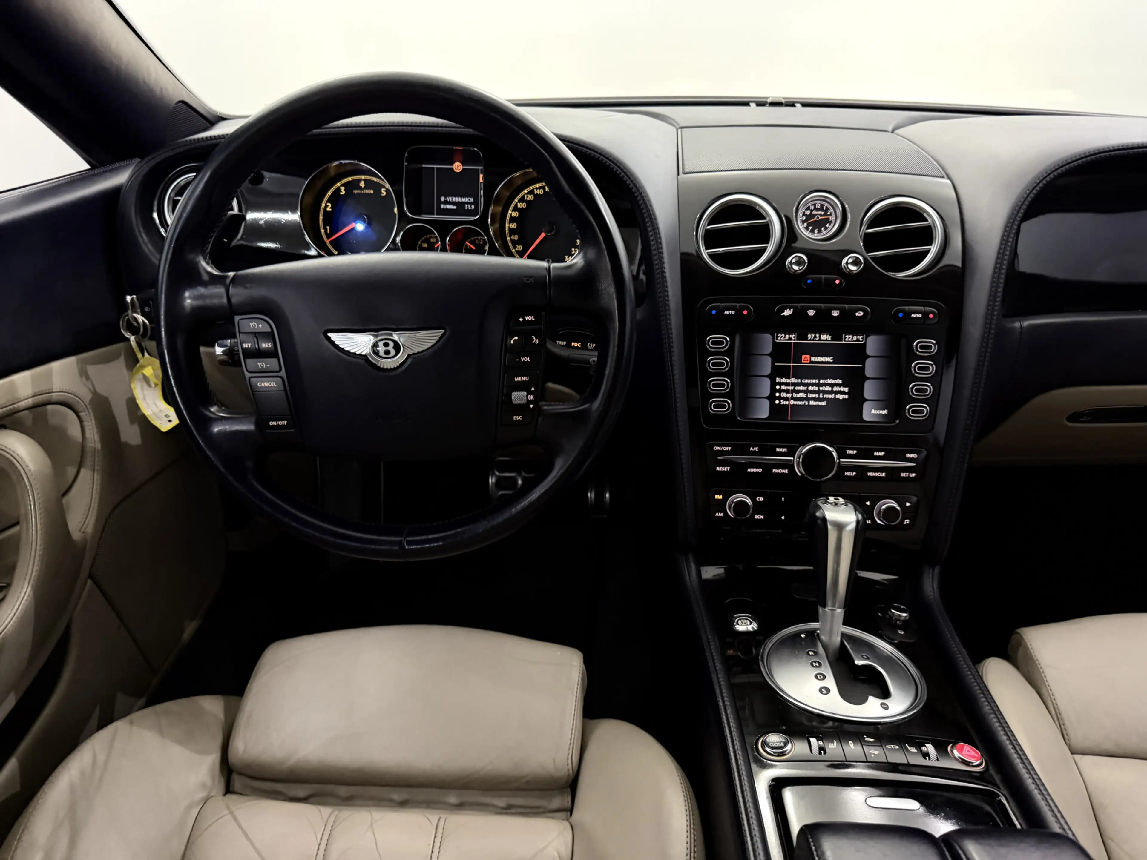 Bentley Continental GT 6.0 W12 Leder, Luchtvering, Navi, Cruise control, — photo 11