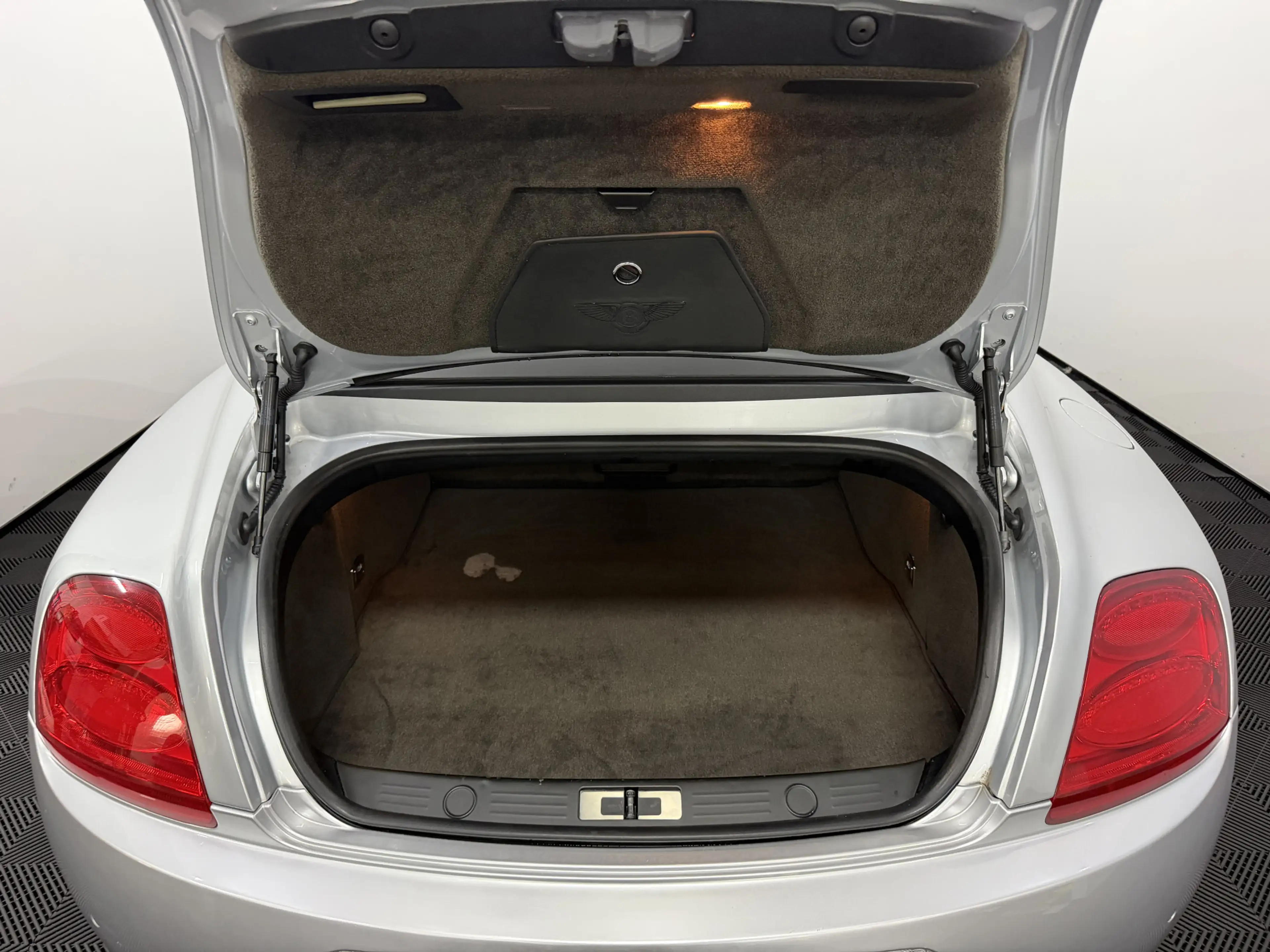 Bentley Continental GT 6.0 W12 Leder, Luchtvering, Navi, Cruise control, — photo 24