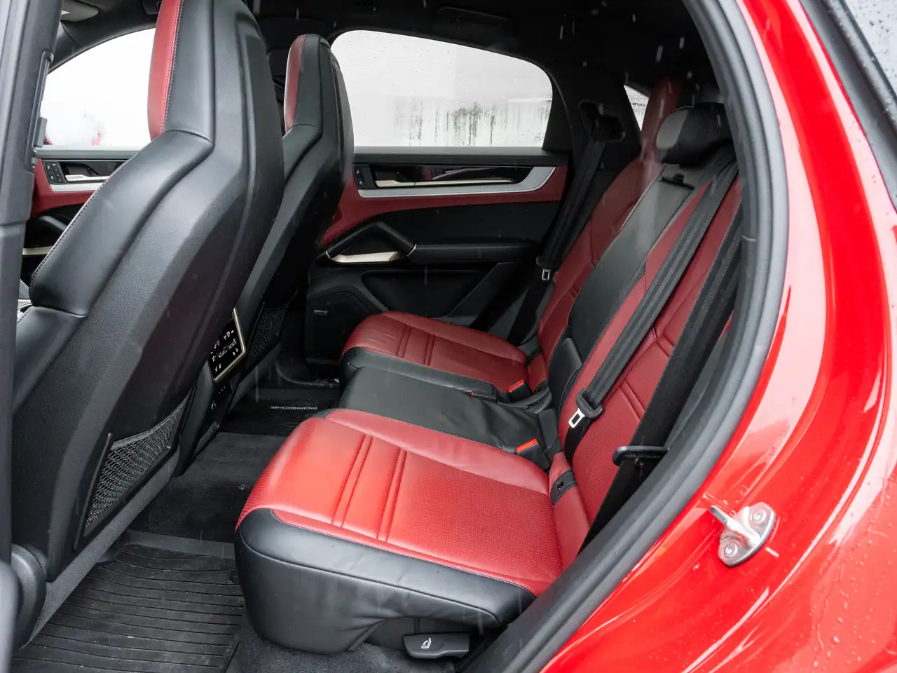 Porsche Cayenne снимка Porsche Cayenne