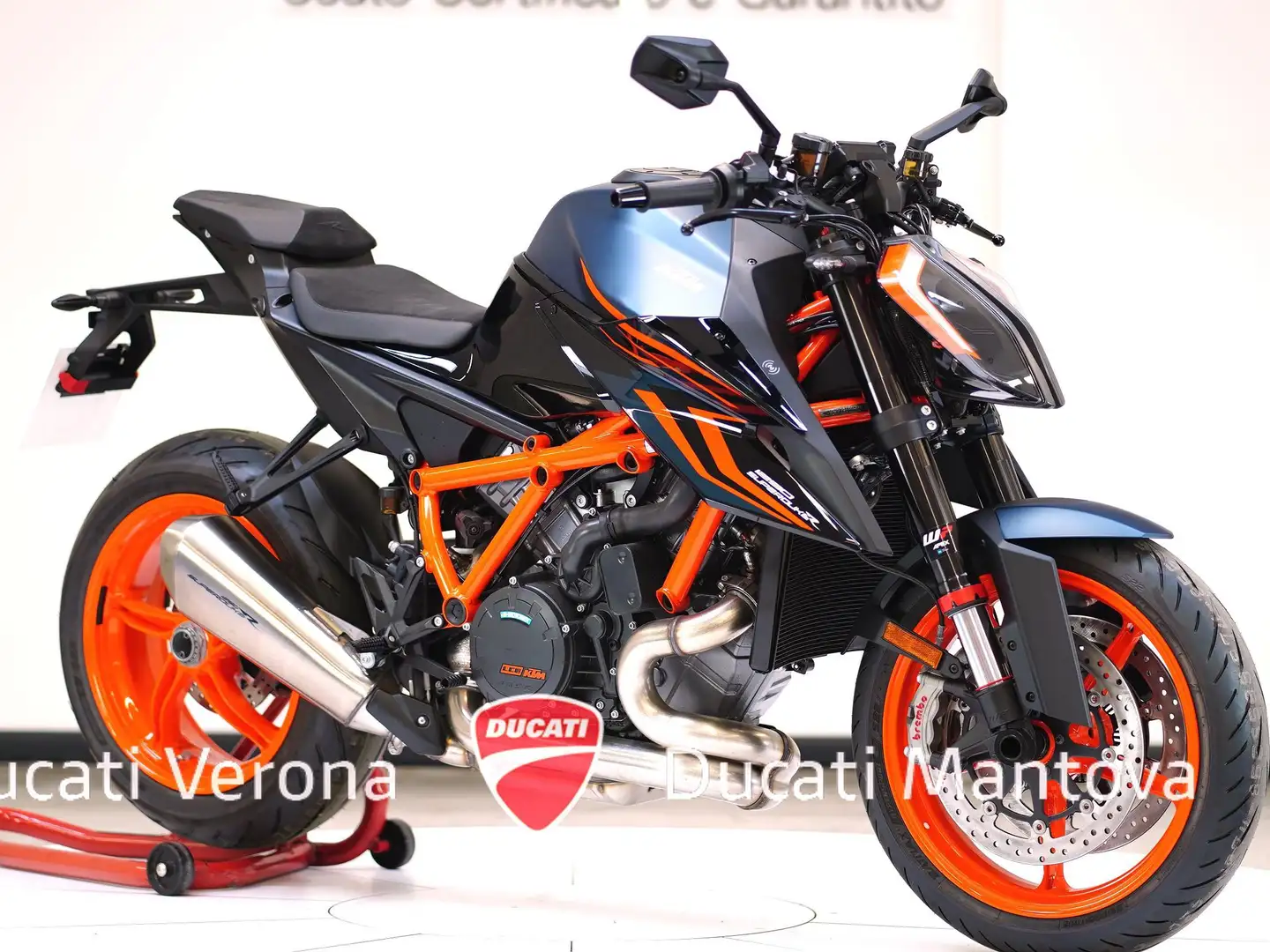 KTM 1290 Super Duke R KTM 1290 SUper Duke R - km 0  - my 2023! Azul - 2