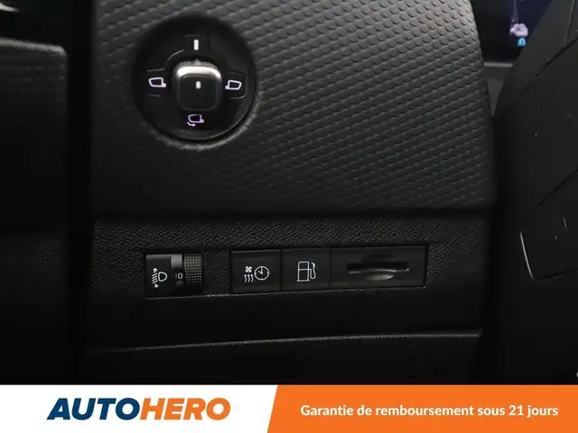 DS Automobiles DS 4 view 26