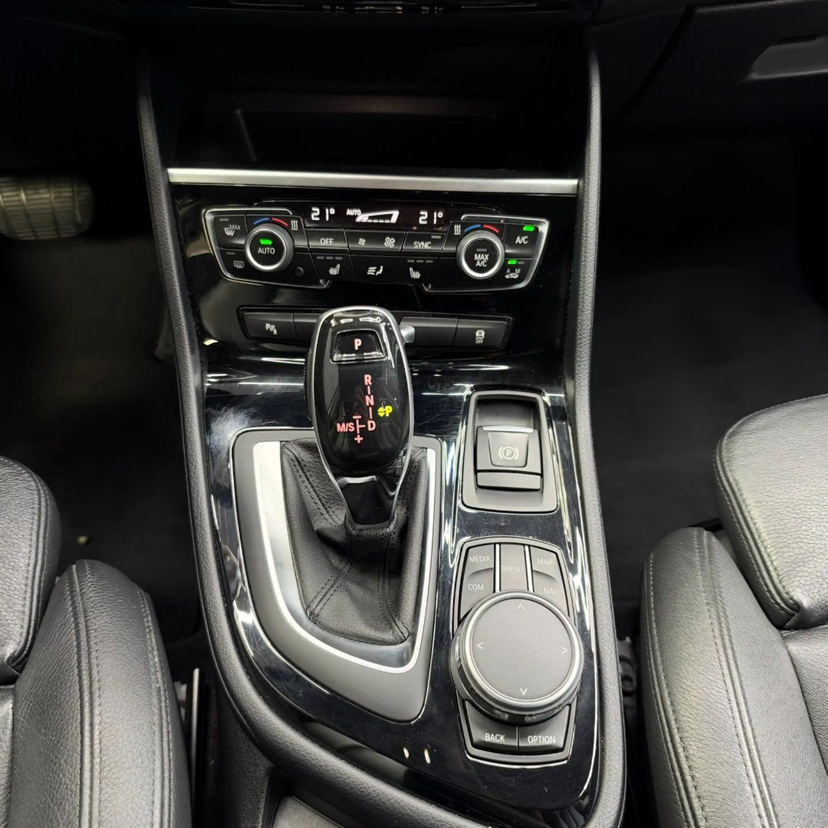 BMW 220 Gran Tourer - 220d xDrive Advantage — photo 11