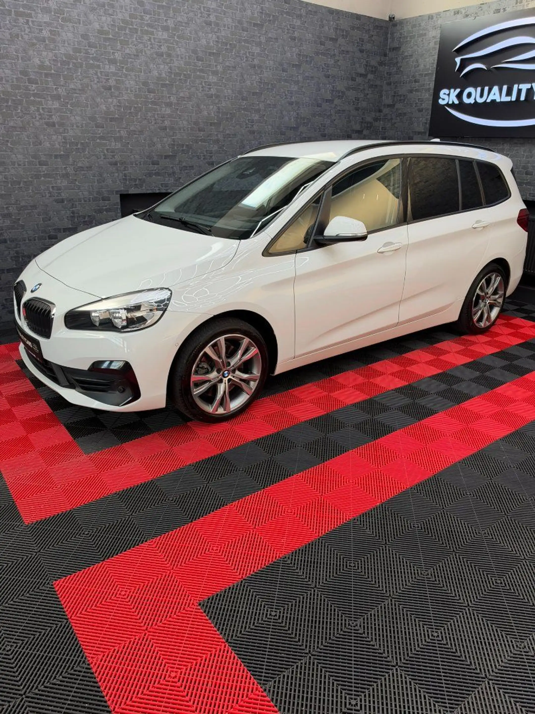 BMW 220 Gran Tourer - 220d xDrive Advantage — photo 3