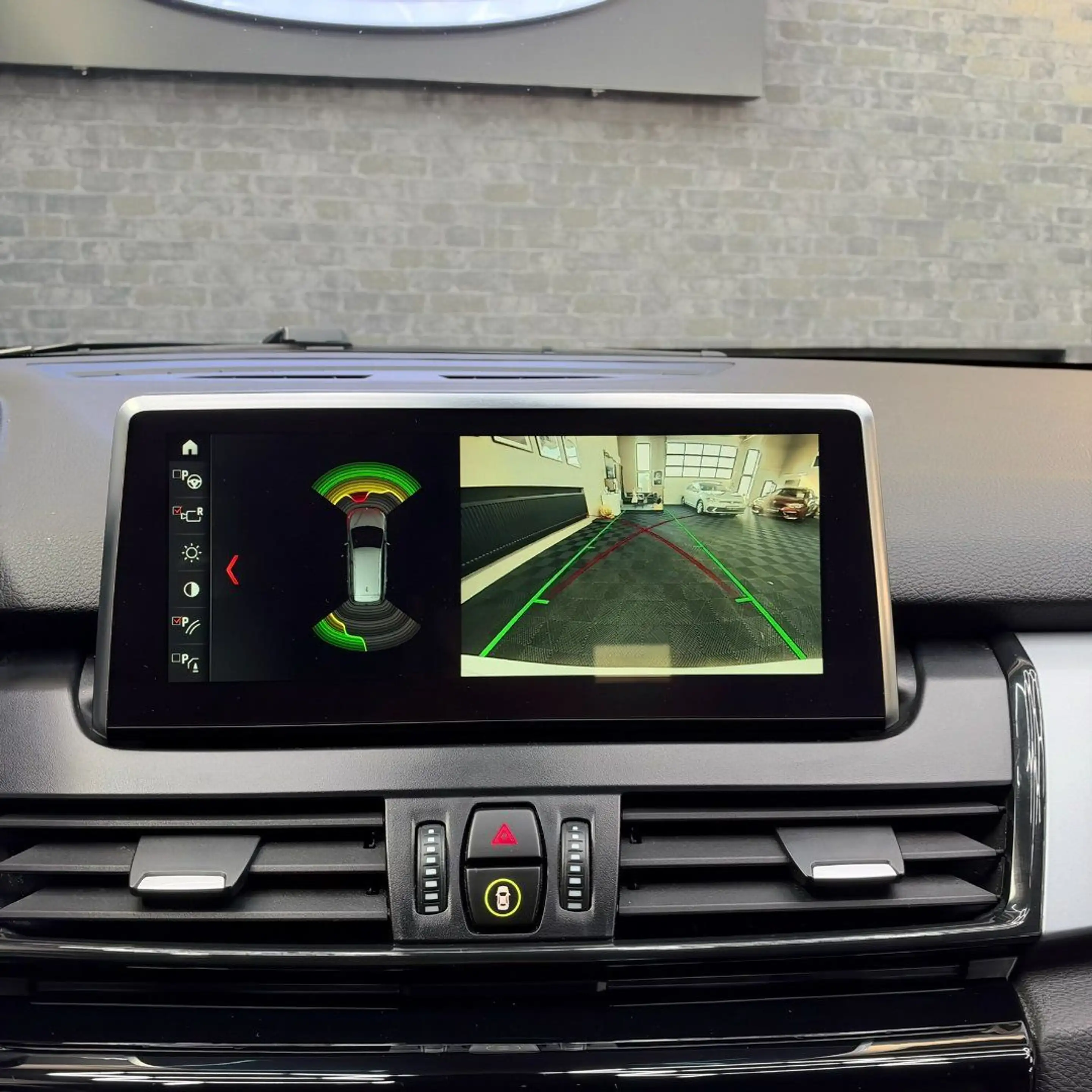 BMW 220 Gran Tourer - 220d xDrive Advantage — photo 9