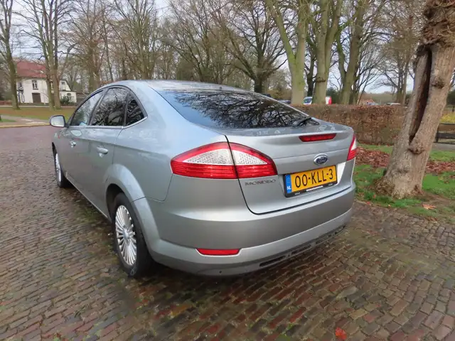 Ford Mondeo view 6