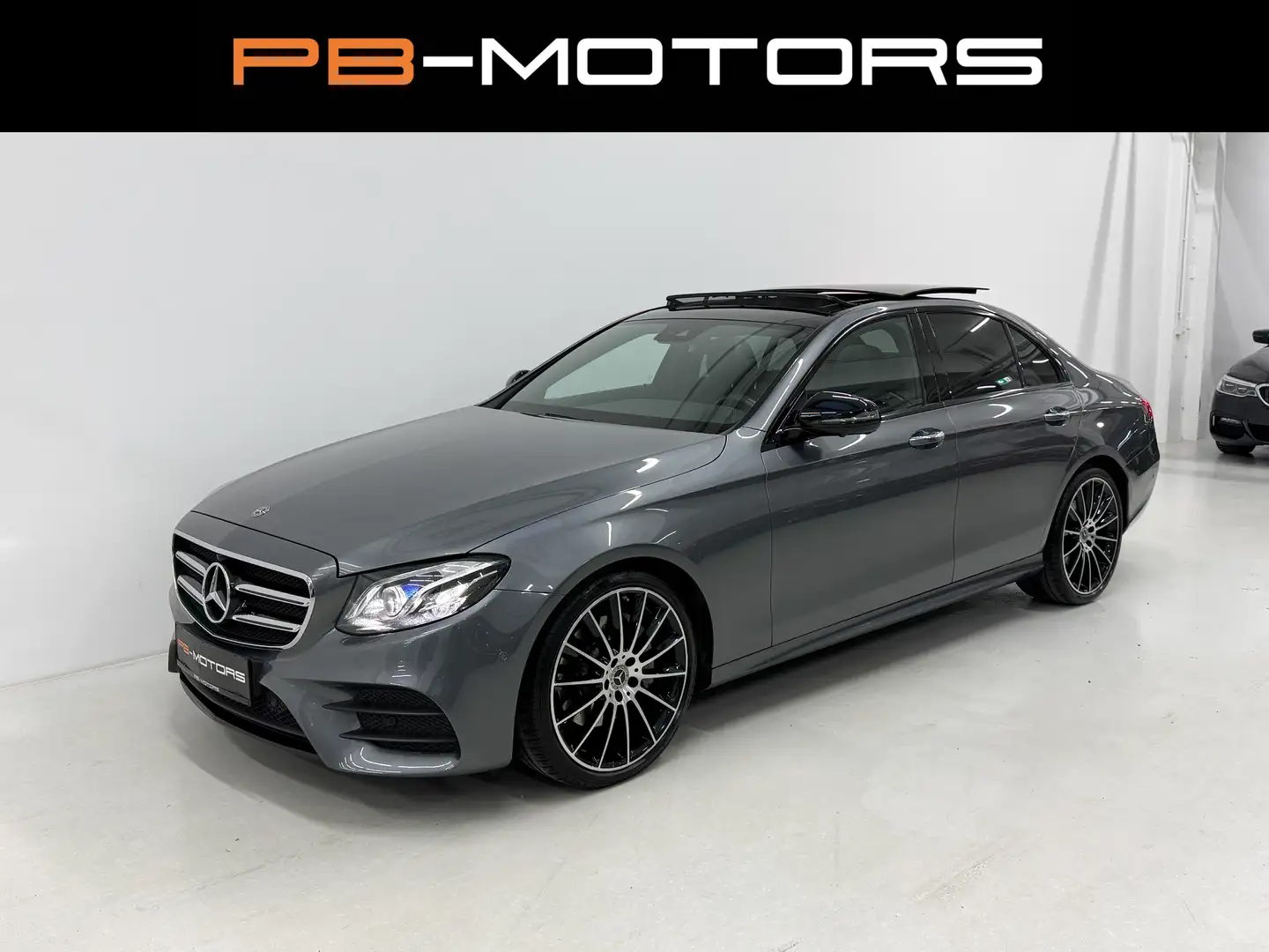 Mercedes-Benz E 220 Amg-Line 20" Burm Pano 360° Multibeam Memory Grau - 1