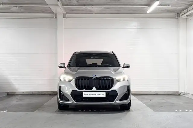 BMW X1 view 5