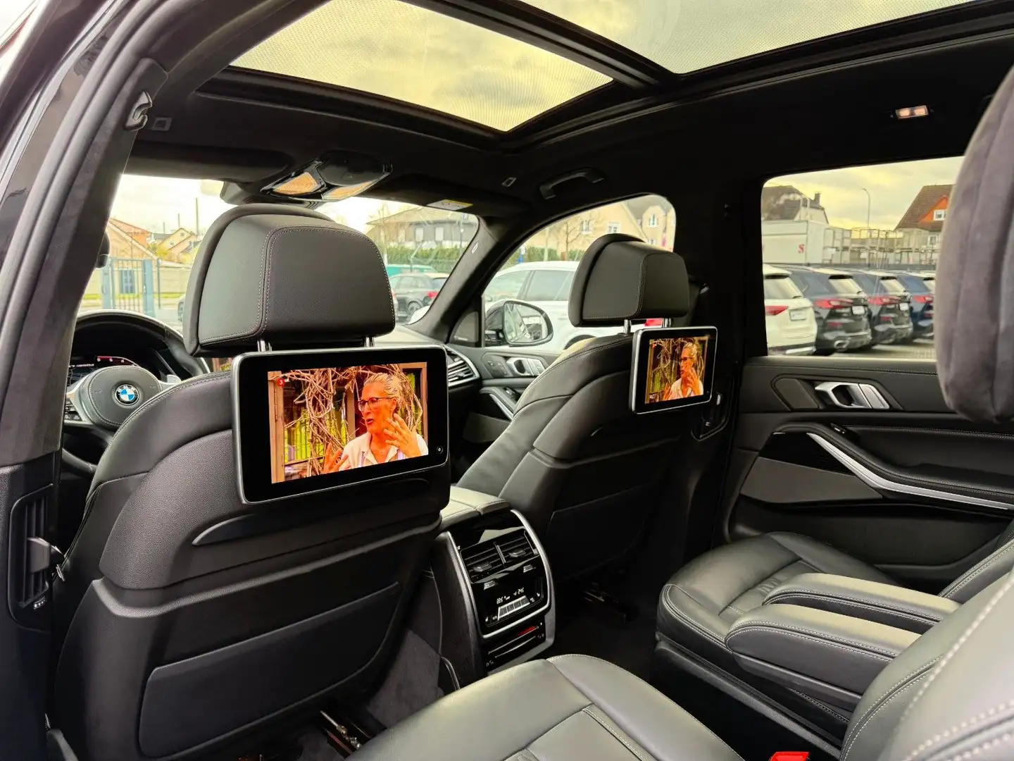 BMW X7*M50*INDIVIDUAL*3xTV*360°ACC*HUD*LASER*DAB*H&K Noir - 2