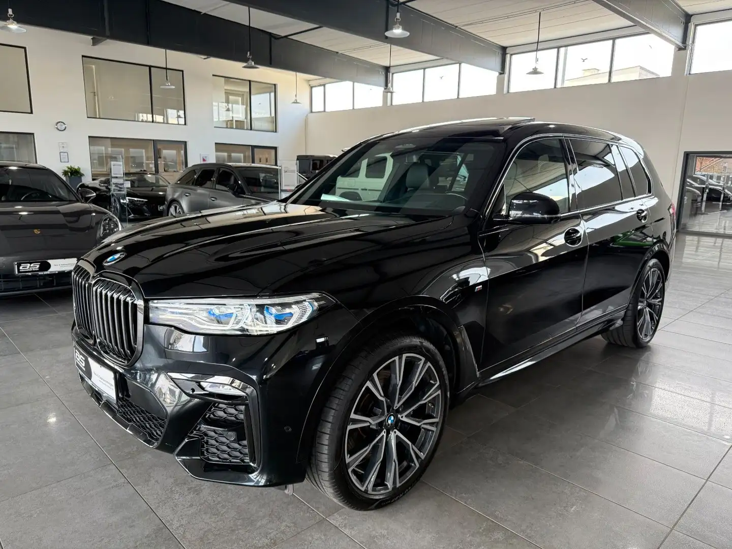 BMW X7*M50*INDIVIDUAL*3xTV*360°ACC*HUD*LASER*DAB*H&K Noir - 1