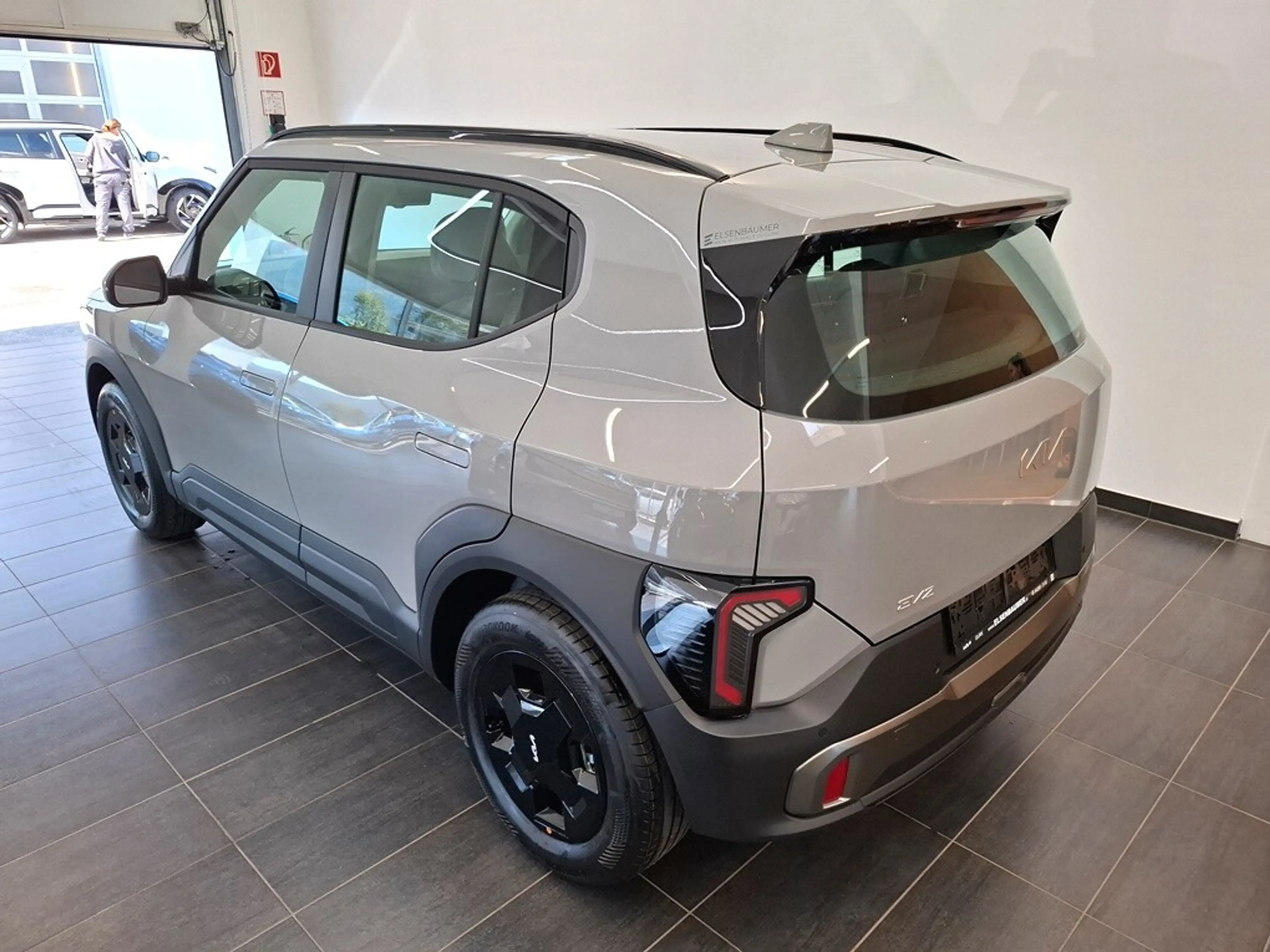 Kia EV2 4S FWD 61kWh Earth — photo 3