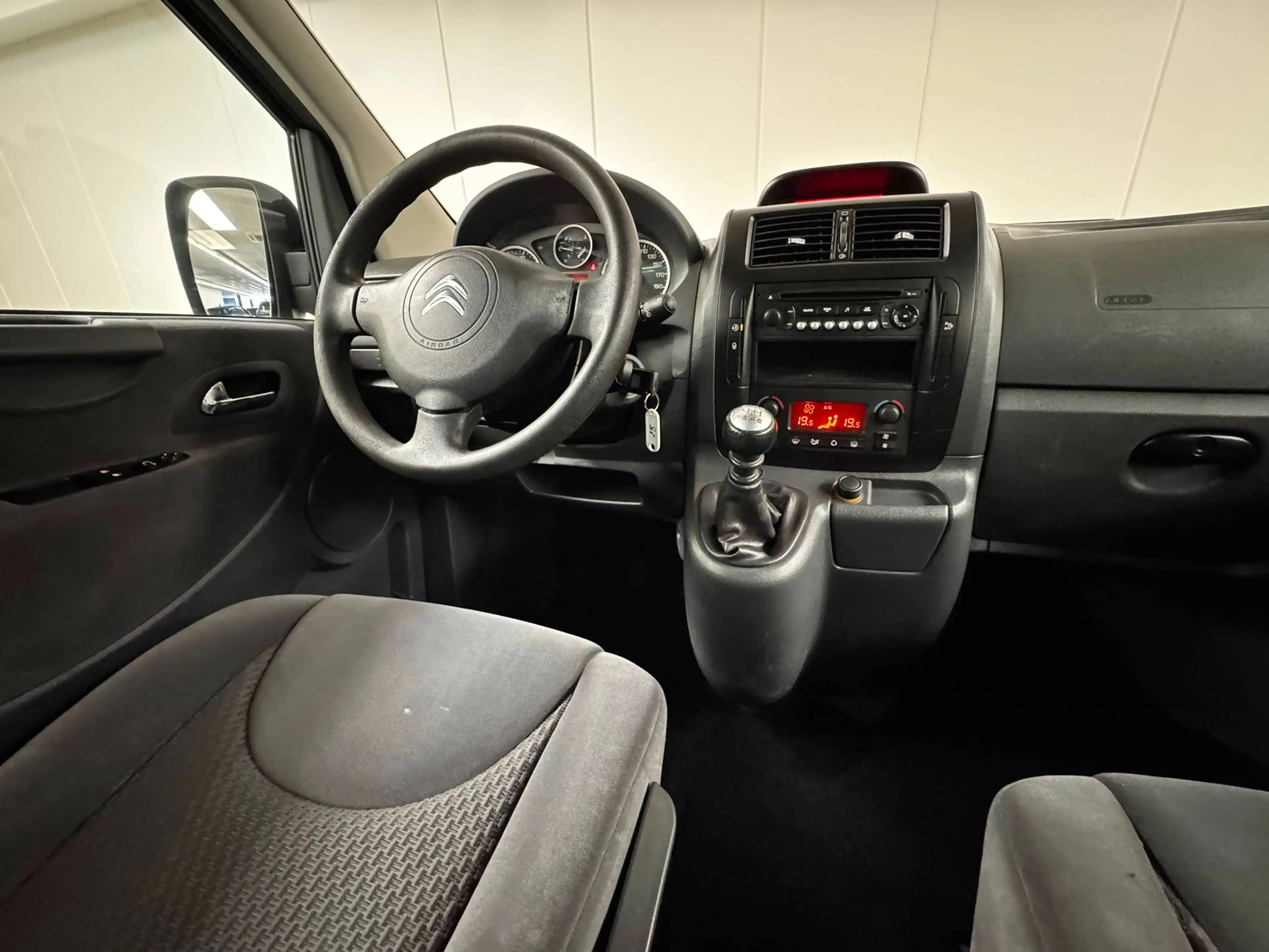 Citroen Jumpy SPACETOURER 2.0 HDI 130 CV 8 PLACES !! 37000 KM !! 1ere MAIN !! — photo 10