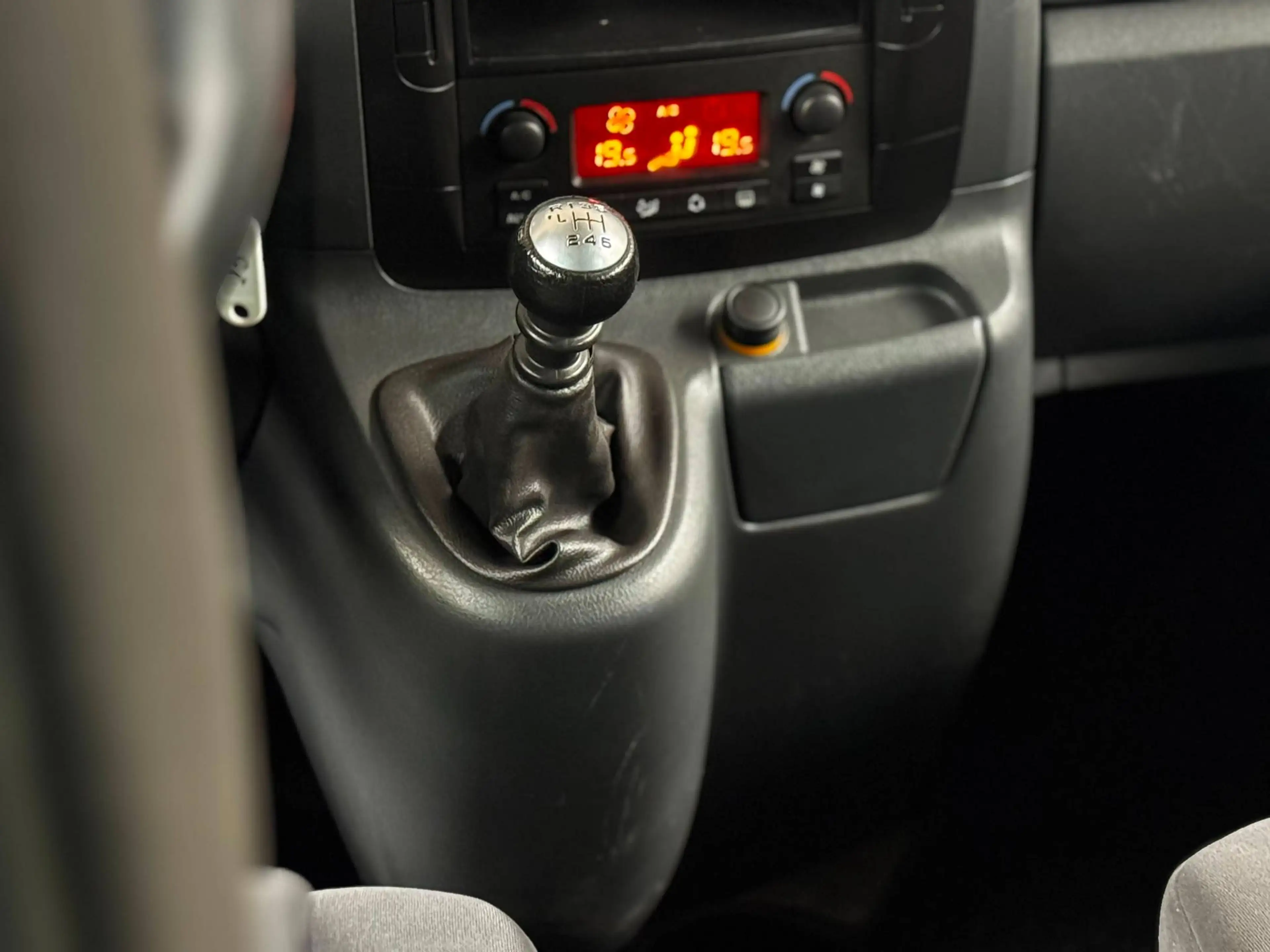 Citroen Jumpy SPACETOURER 2.0 HDI 130 CV 8 PLACES !! 37000 KM !! 1ere MAIN !! — photo 14