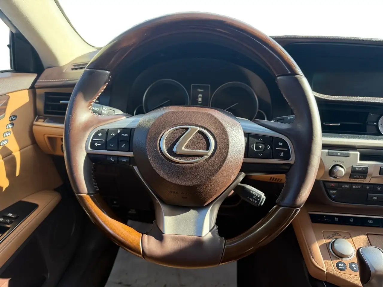 Lexus ES fotografie Lexus ES