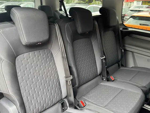 Ford Tourneo Custom view 13