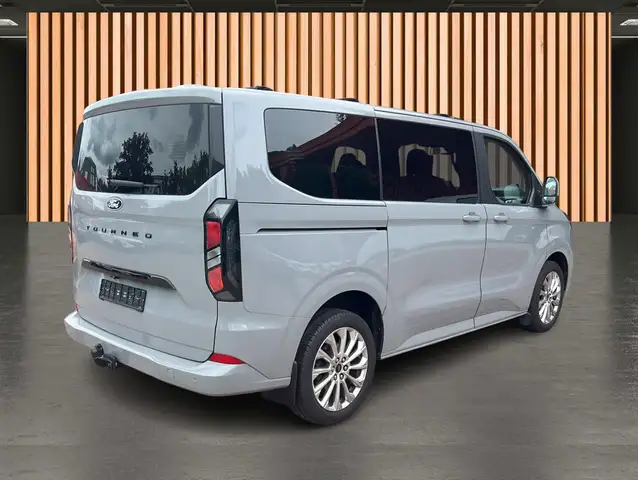 Ford Tourneo Custom view 11