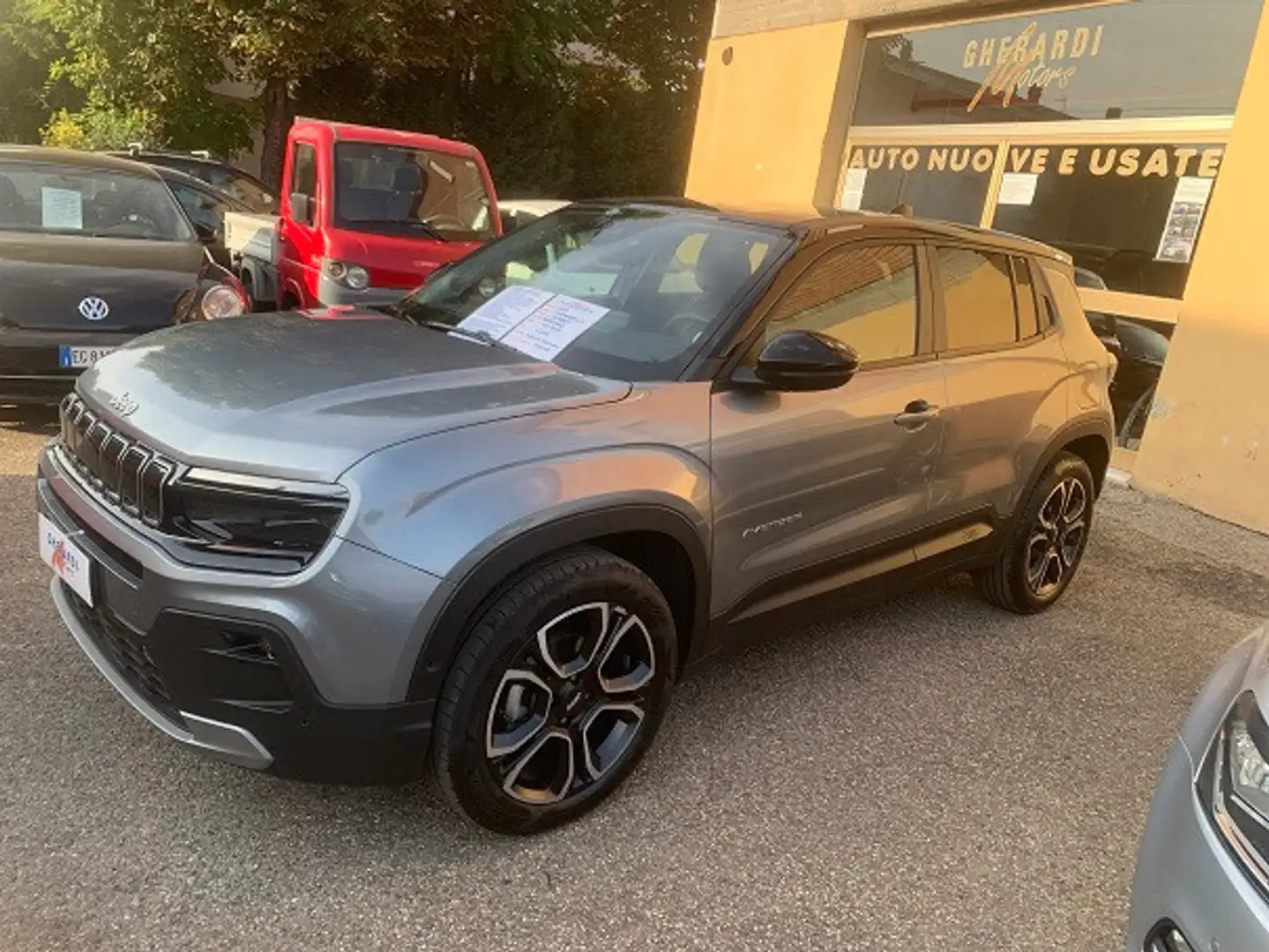 Jeep Avenger 1.2 Turbo 100 CV Summit Gris - 2