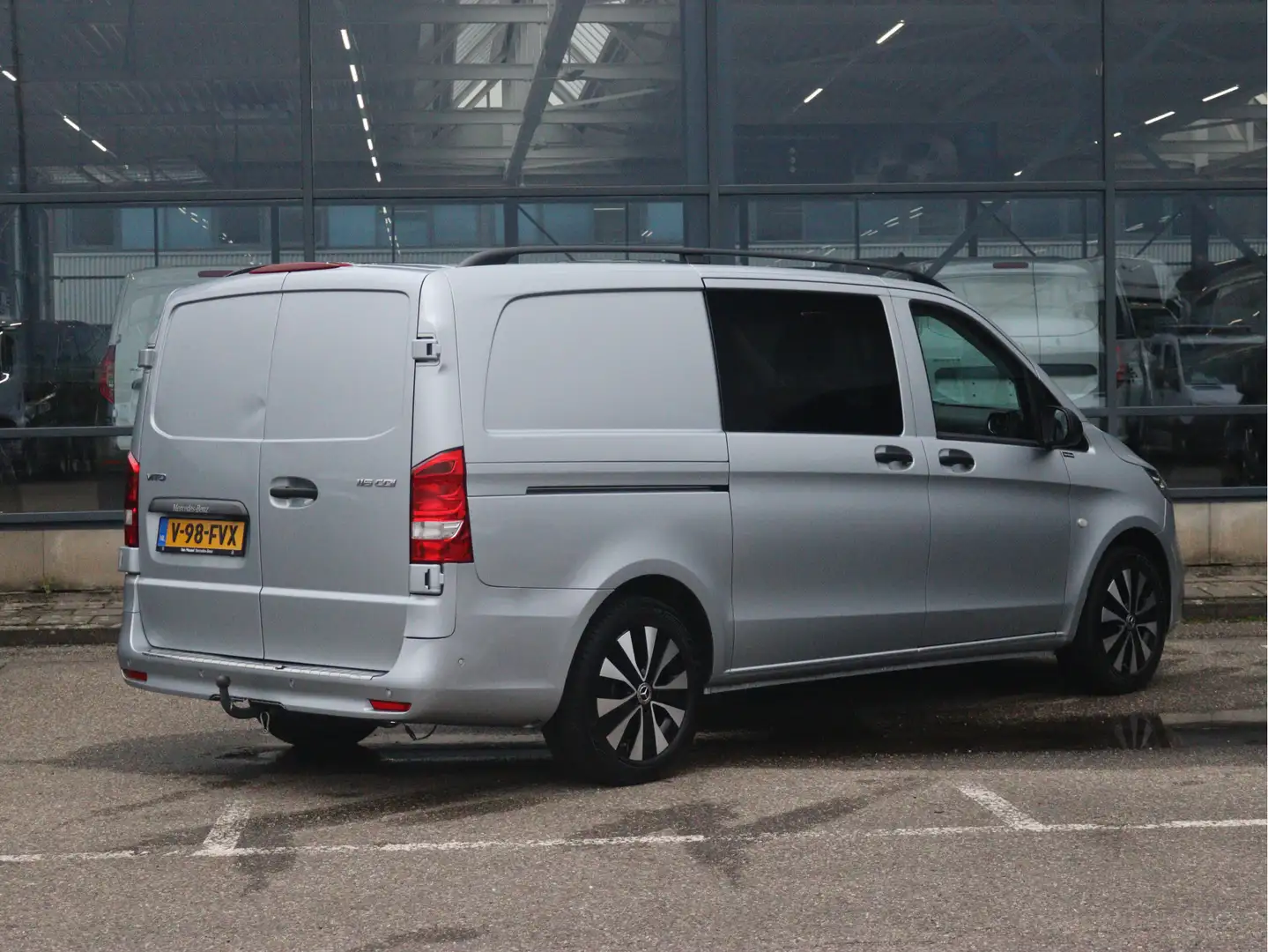 Mercedes-Benz Vito 116 CDI L2 D.C. Pro | CLIMA/CAMERA/CRUISE/2.500KG Gris - 2