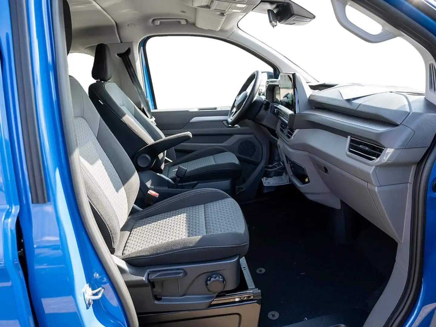 Volkswagen T7 Caravelle 2.0 TDI Life PDC NAVI AHK LED Modrá - 2