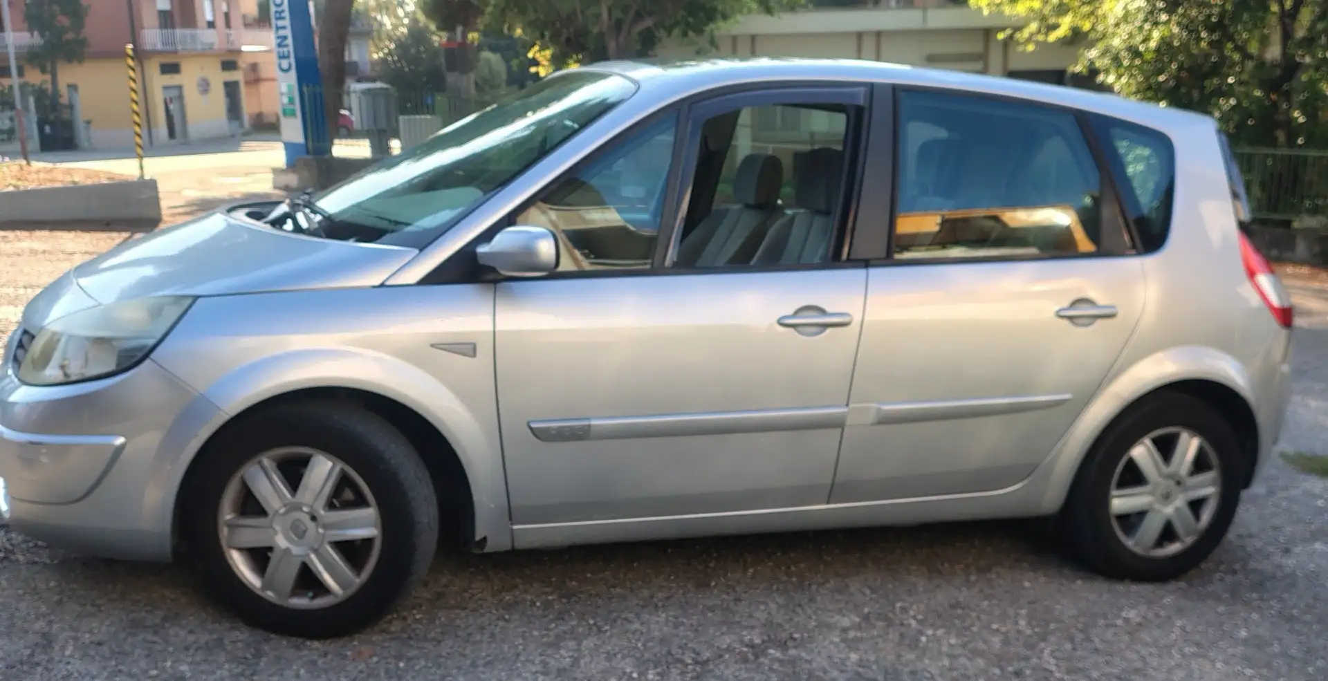 Renault Scenic 1.9 dci Plein Air 130cv Fap - 1