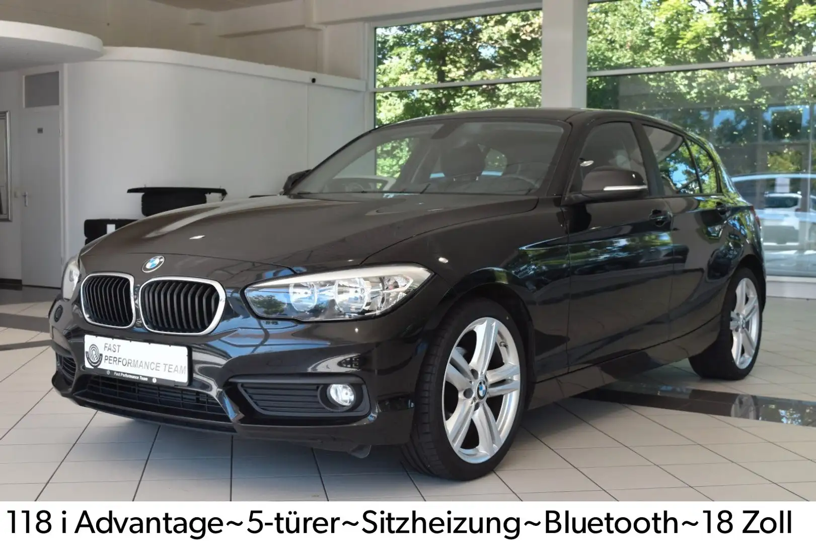 BMW 118 i Advantage~5-türer~SHZ~BT~18 Zoll Schwarz - 1