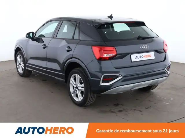 Audi Q2 view 4