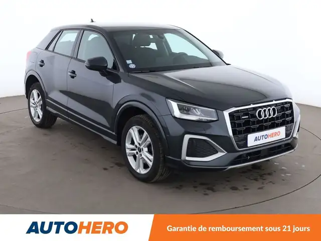 Audi Q2 view 8