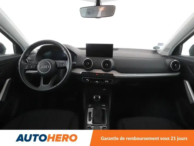 Audi Q2 view 12