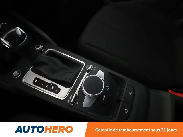 Audi Q2 view 25