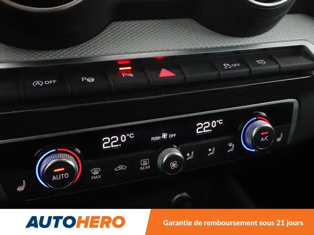 Audi Q2 view 24