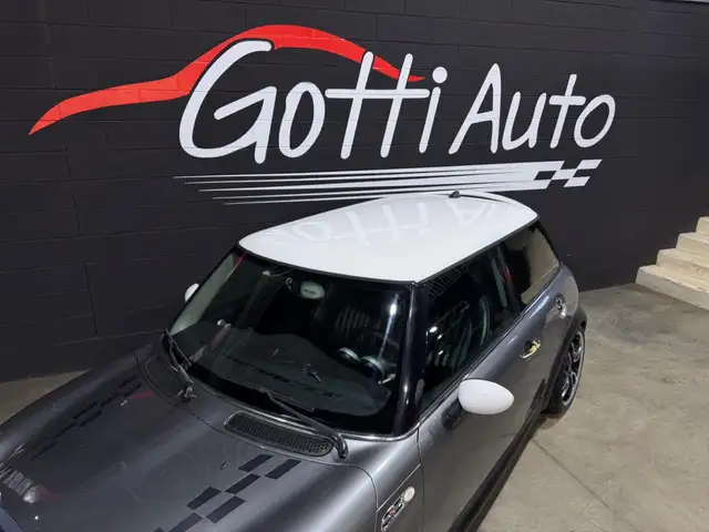Mini Hatch view 10