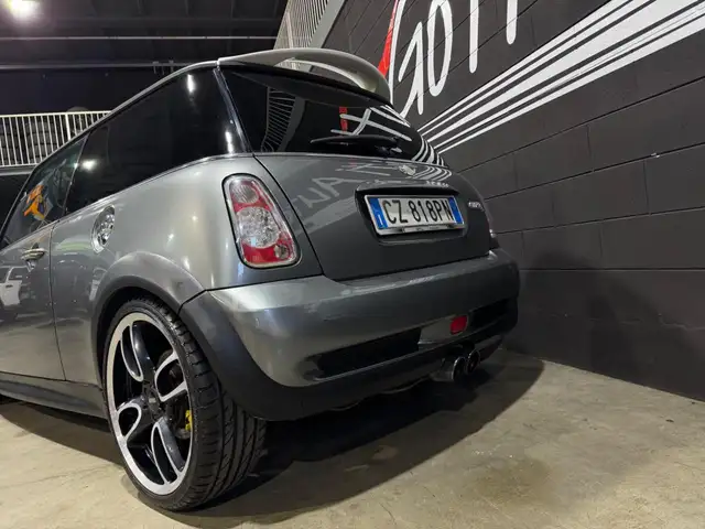 Mini Hatch view 7