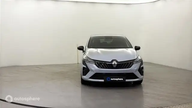 Renault Clio view 2